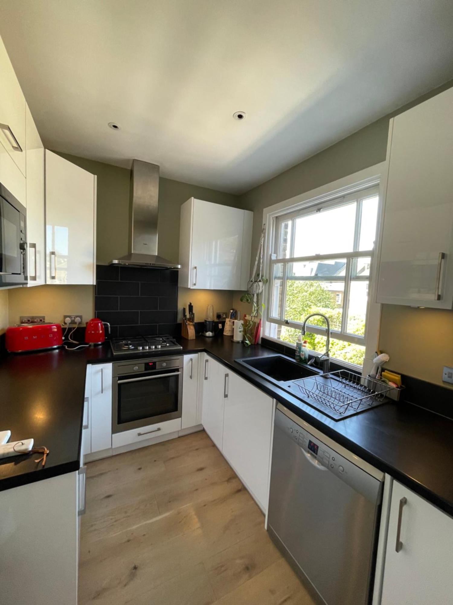 Bright & Stylish 1bd Flat - Wandsworth Town *