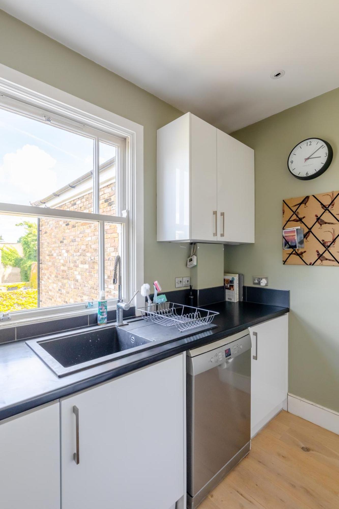Apartment Bright & Stylish 1bd Flat - Wandsworth Town *